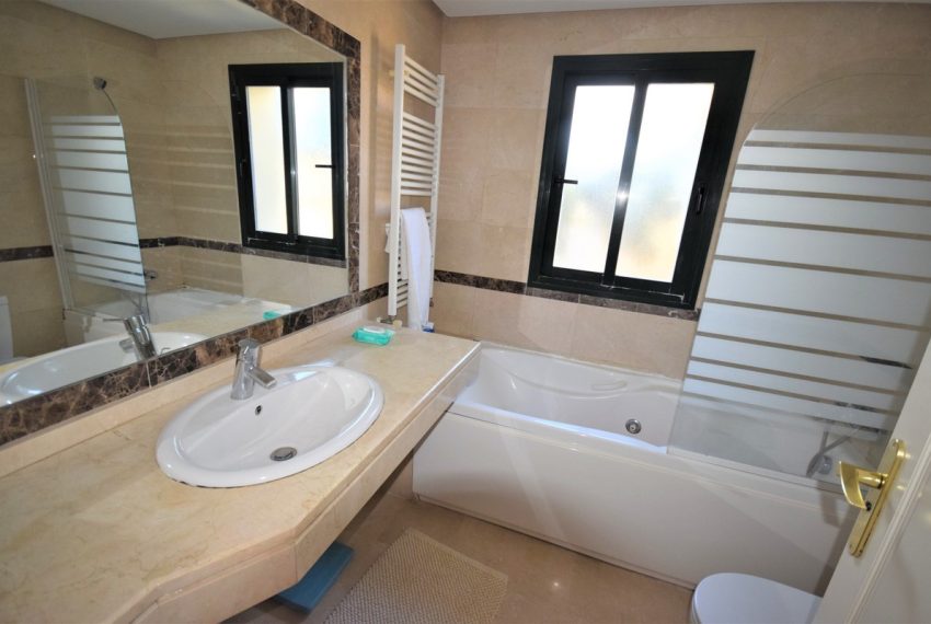 R3539410-Apartment-For-Sale-Nueva-Andalucia-Middle-Floor-2-Beds-127-Built-5