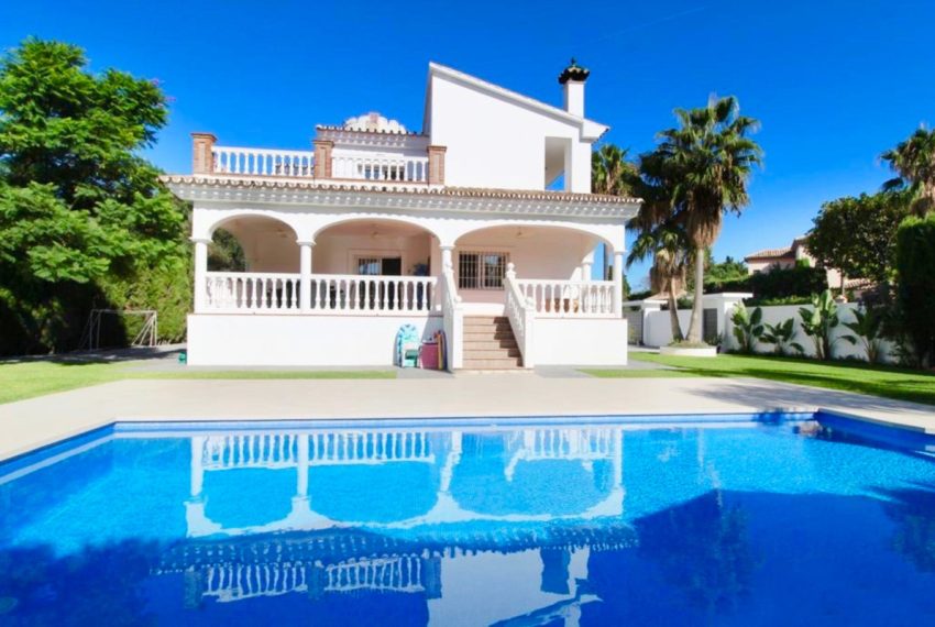 R3584437-Villa-For-Sale-Nueva-Andalucia-Detached-5-Beds-585-Built-18