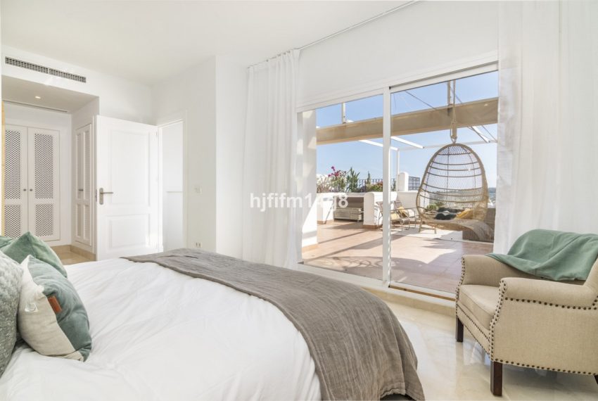 R4180885-Apartment-For-Sale-Nueva-Andalucia-Penthouse-3-Beds-170-Built-11