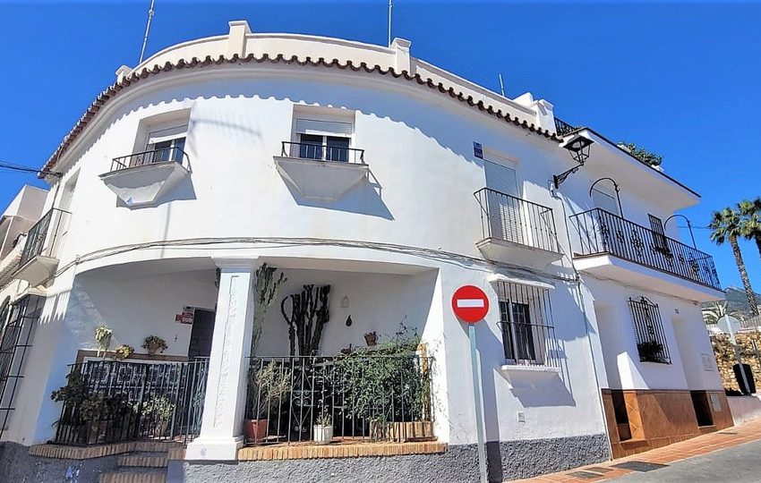 R4273129-Townhouse-For-Sale-Marbella-Terraced-4-Beds-151-Built