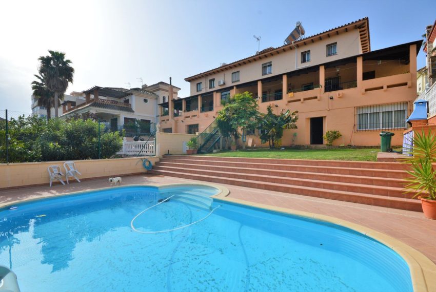 R4276150-Villa-For-Sale-Marbella-Detached-6-Beds-493-Built