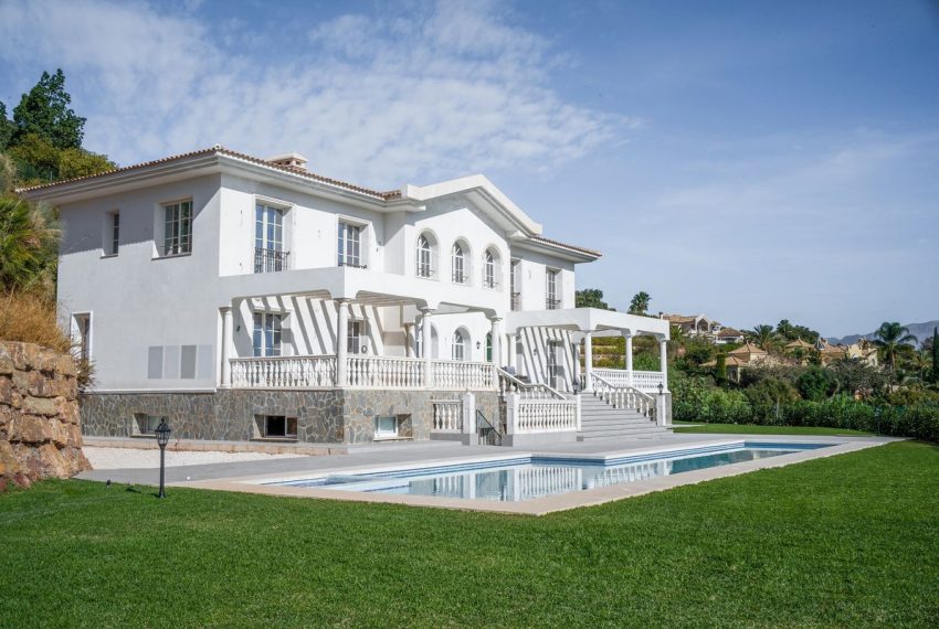 R4327726-Villa-For-Sale-Marbella-Detached-6-Beds-860-Built-9