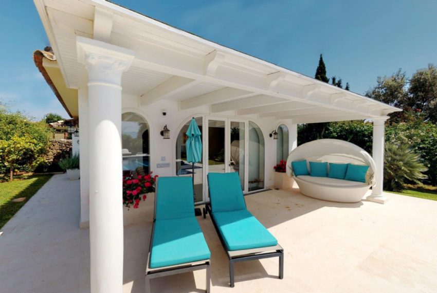R4349356-Villa-For-Sale-Marbella-Detached-4-Beds-365-Built-3