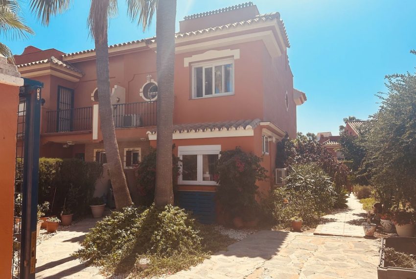 R4381399-Townhouse-For-Sale-Atalaya-Terraced-4-Beds-204-Built
