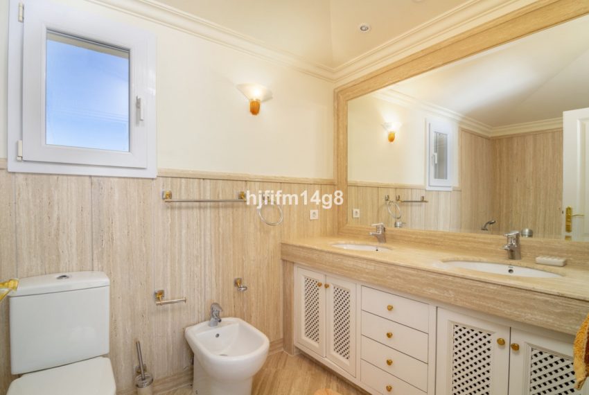 R4410754-Apartment-For-Sale-Nueva-Andalucia-Penthouse-3-Beds-149-Built-10