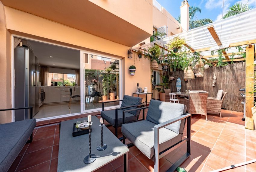 R4414567-Townhouse-For-Sale-Nueva-Andalucia-Terraced-7-Beds-182-Built-3