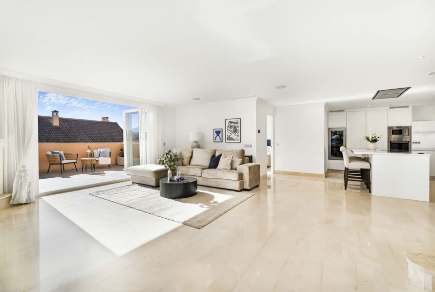 R4565896-Apartment-For-Sale-Nueva-Andalucia-Penthouse-Duplex-3-Beds-135-Built-11