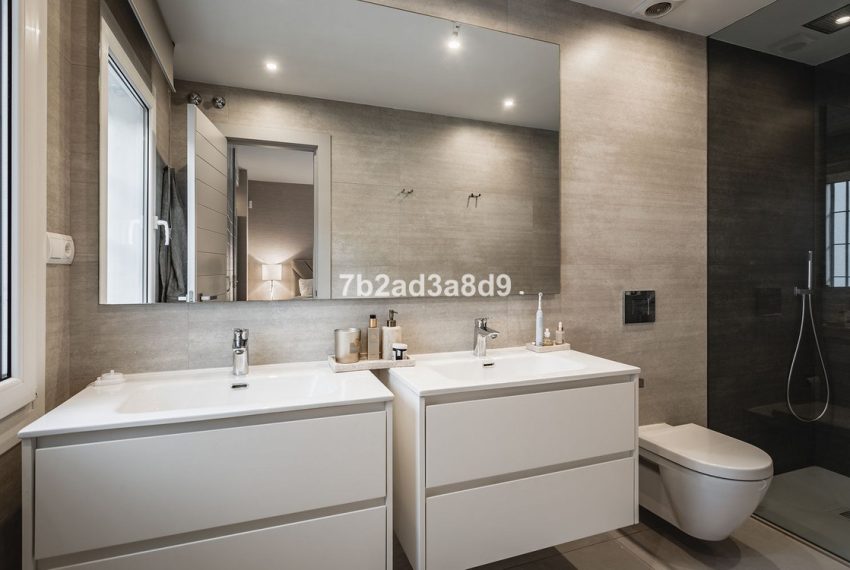 R4595983-Apartment-For-Sale-The-Golden-Mile-Ground-Floor-3-Beds-152-Built-11