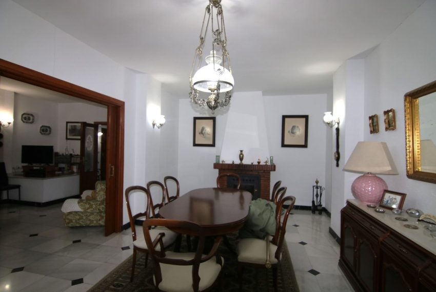 R4597162-Apartment-For-Sale-Coin-Middle-Floor-4-Beds-194-Built-1