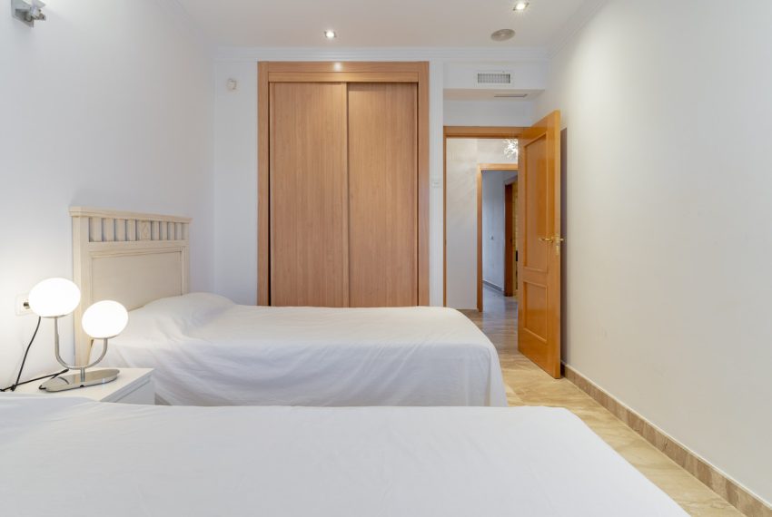 R4602910-Apartment-For-Sale-Estepona-Middle-Floor-3-Beds-180-Built-14