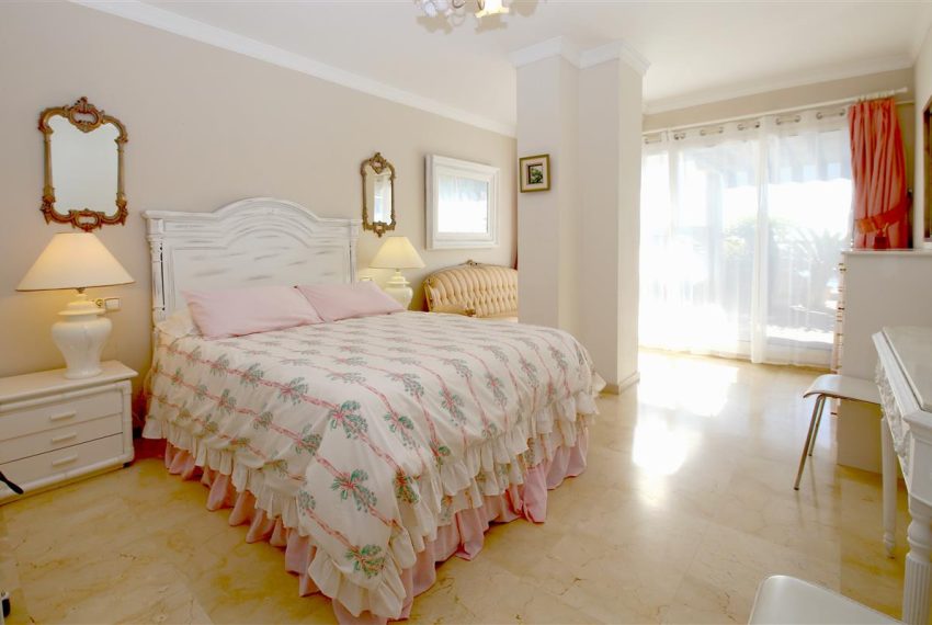 R4606180-Apartment-For-Sale-Estepona-Middle-Floor-4-Beds-195-Built-10