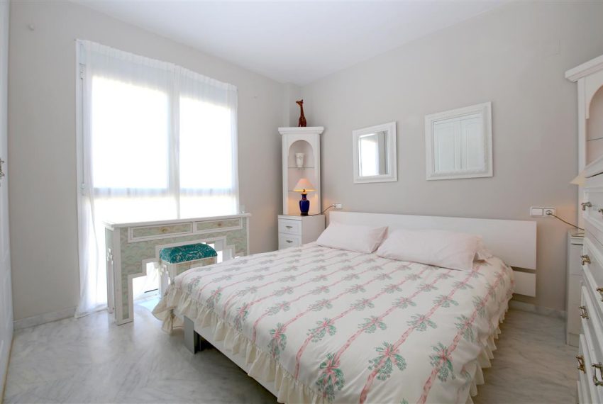 R4606180-Apartment-For-Sale-Estepona-Middle-Floor-4-Beds-195-Built-13