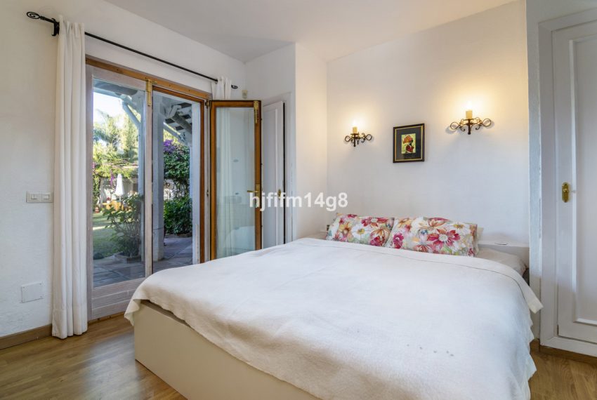 R4608643-Villa-For-Sale-Nueva-Andalucia-Detached-4-Beds-385-Built-10
