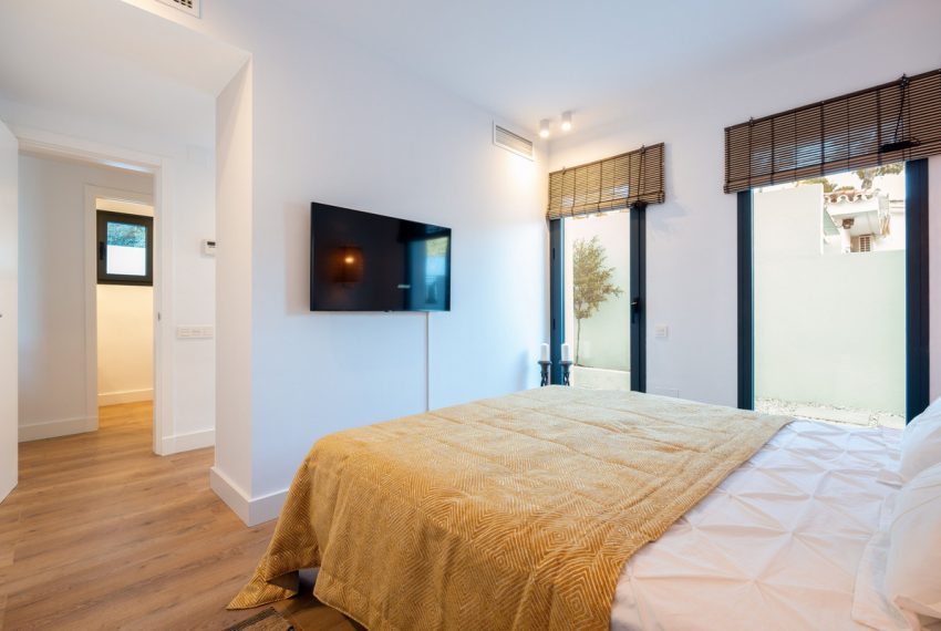 R4624900-Villa-For-Sale-Nueva-Andalucia-Detached-3-Beds-181-Built-15