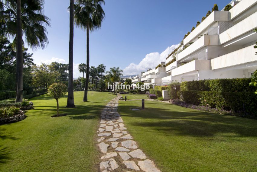 R4677598-Apartment-For-Sale-Nueva-Andalucia-Ground-Floor-2-Beds-120-Built-17