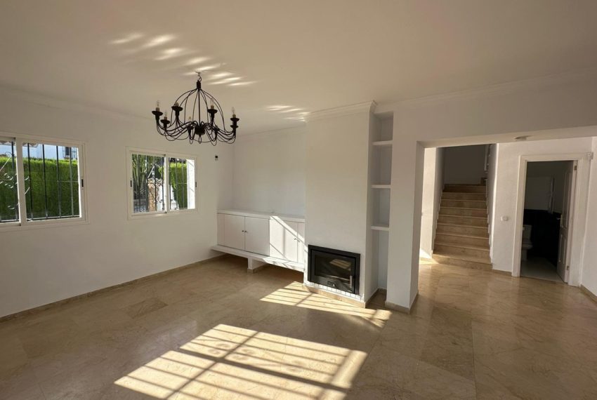 R4687561-Villa-For-Sale-Nueva-Andalucia-Detached-5-Beds-450-Built-6