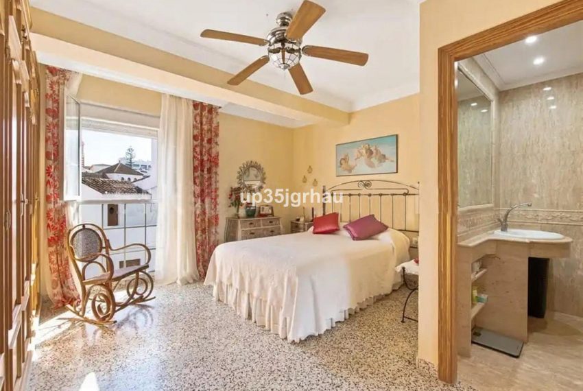 R4687870-Apartment-For-Sale-Estepona-Middle-Floor-3-Beds-100-Built-2