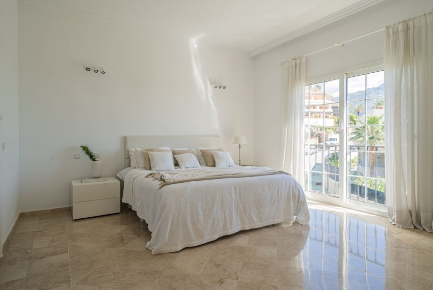 R4690081-Villa-For-Sale-Nueva-Andalucia-Semi-Detached-3-Beds-209-Built-8