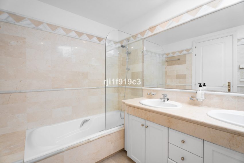 R4694368-Apartment-For-Sale-Elviria-Ground-Floor-2-Beds-107-Built-16