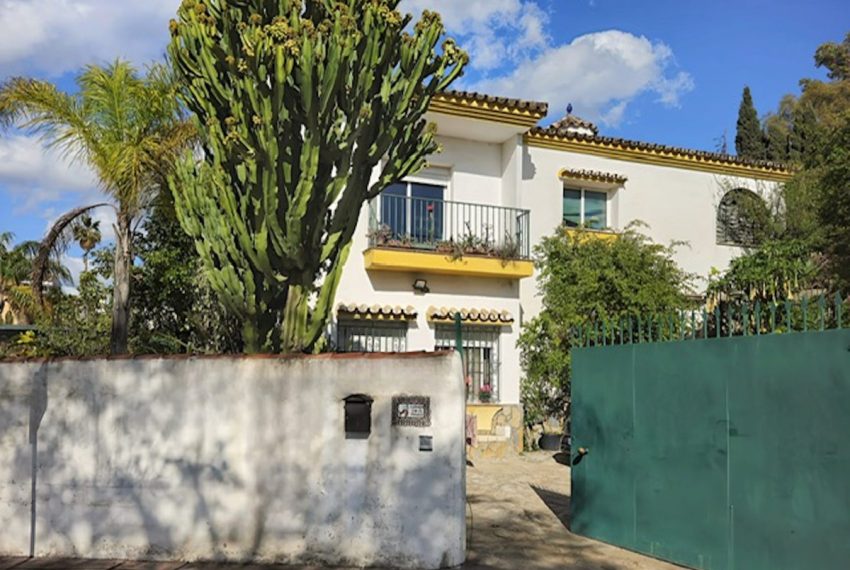 R4704496-Villa-For-Sale-San-Pedro-de-Alcantara-Detached-5-Beds-291-Built
