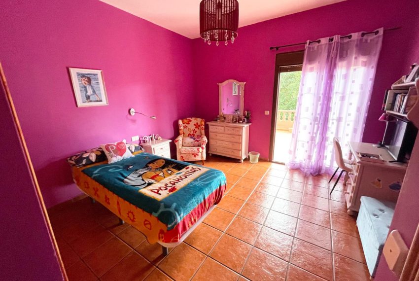 R4711024-Villa-For-Sale-San-Pedro-de-Alcantara-Detached-6-Beds-457-Built-8