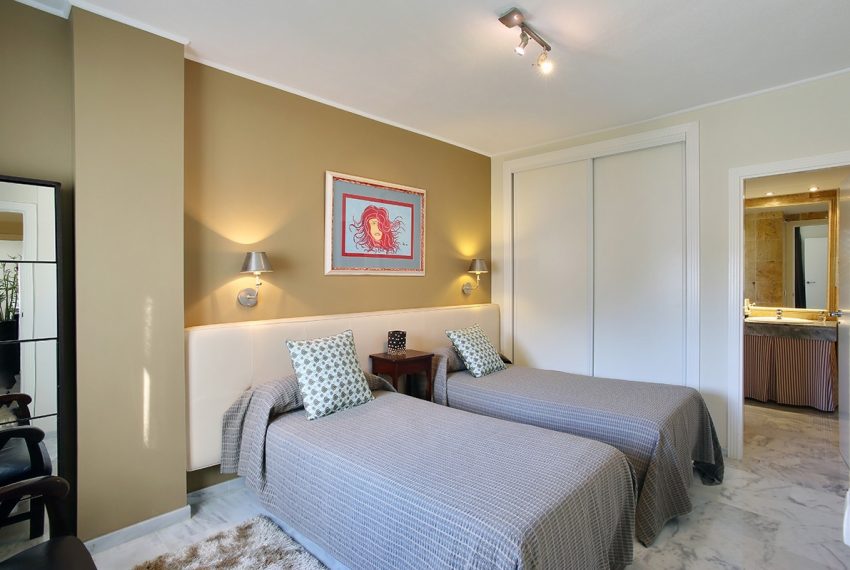R4208350-Apartment-For-Sale-Nueva-Andalucia-Penthouse-2-Beds-120-Built-2