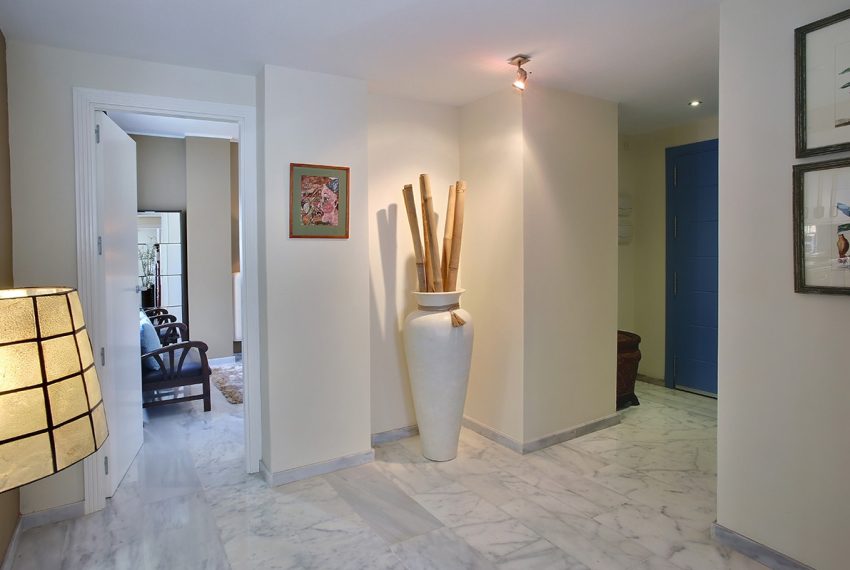 R4208350-Apartment-For-Sale-Nueva-Andalucia-Penthouse-2-Beds-120-Built-8