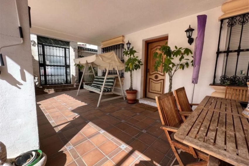 R4246420-Villa-For-Sale-Nueva-Andalucia-Semi-Detached-4-Beds-300-Built-6