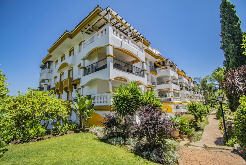 R4303309-Apartment-For-Sale-Nueva-Andalucia-Ground-Floor-4-Beds-113-Built-15