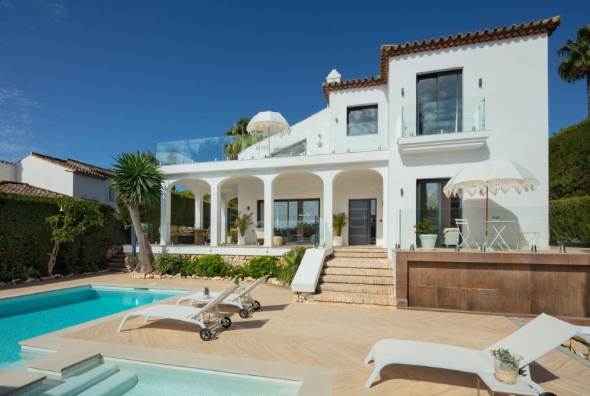 R4306060-Villa-For-Sale-Nueva-Andalucia-Detached-4-Beds-235-Built-9