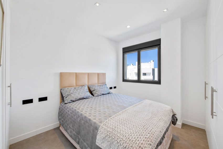 R4306678-Apartment-For-Sale-Estepona-Penthouse-4-Beds-207-Built-19