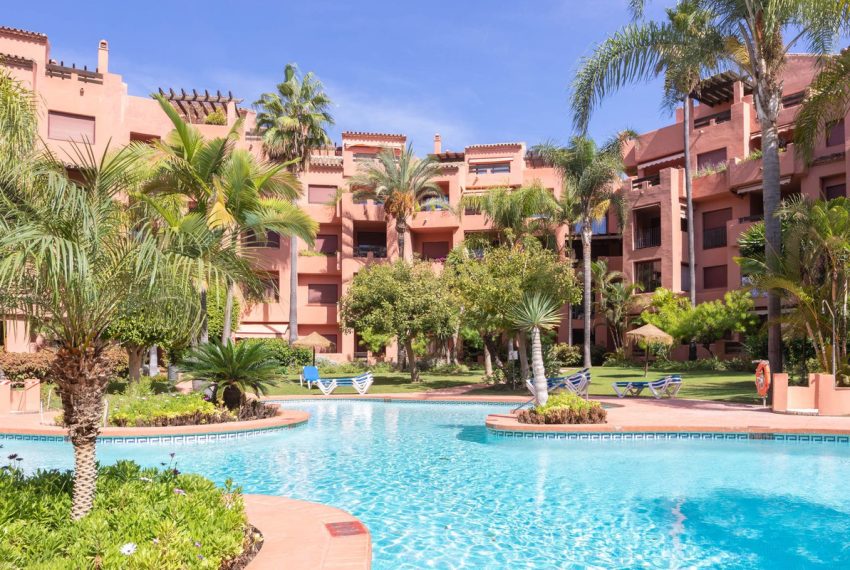 R4306708-Apartment-For-Sale-Marbella-Middle-Floor-4-Beds-181-Built