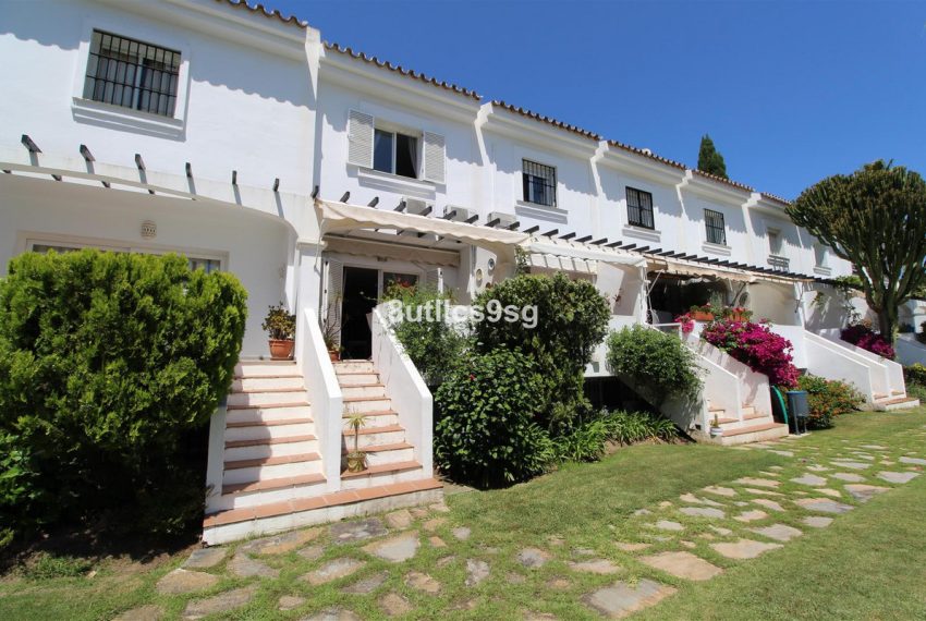 R4354444-Townhouse-For-Sale-Nueva-Andalucia-Terraced-4-Beds-147-Built-1