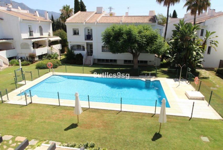 R4354444-Townhouse-For-Sale-Nueva-Andalucia-Terraced-4-Beds-147-Built