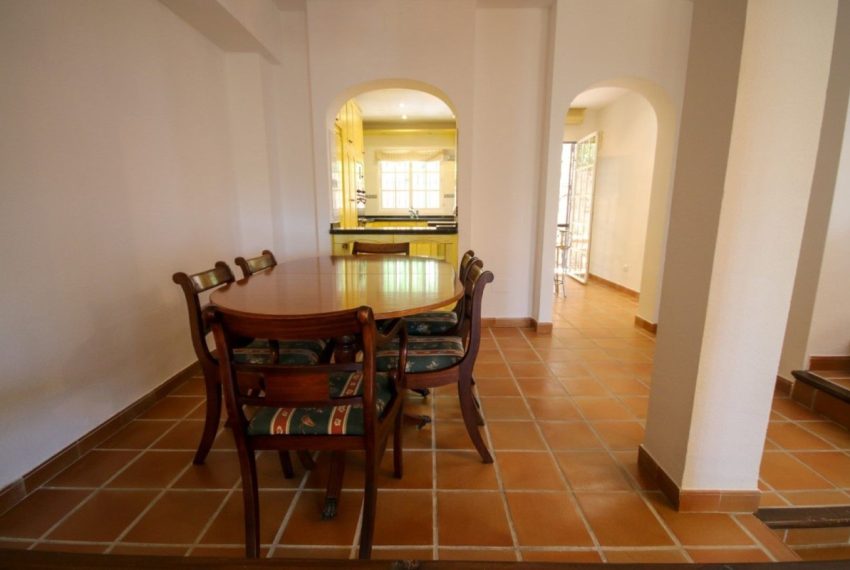R4379284-Townhouse-For-Sale-Istan-Terraced-2-Beds-149-Built-7