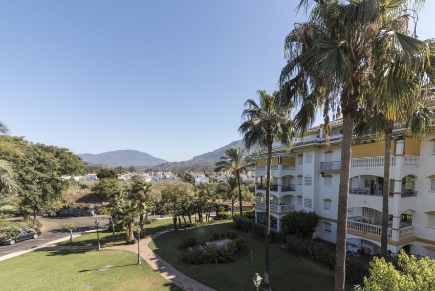 R4383634-Apartment-For-Sale-Nueva-Andalucia-Middle-Floor-2-Beds-109-Built-7