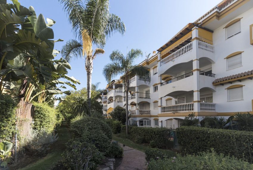 R4383634-Apartment-For-Sale-Nueva-Andalucia-Middle-Floor-2-Beds-109-Built-9