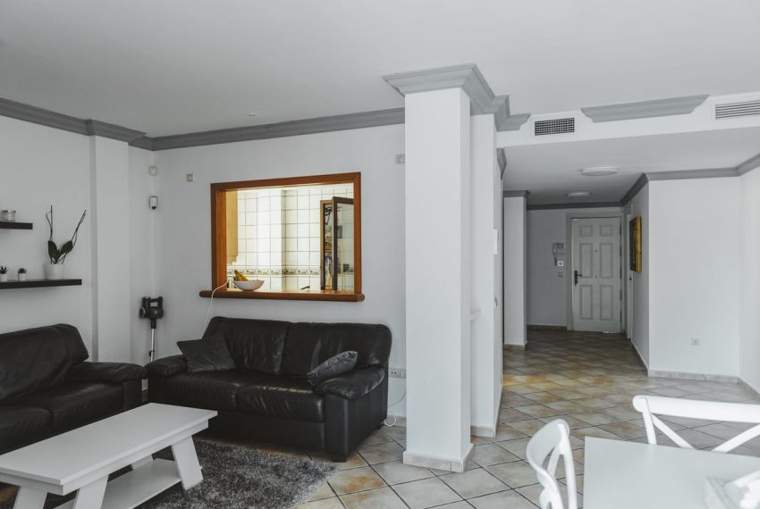R4406563-Apartment-For-Sale-Estepona-Middle-Floor-13-Beds-170-Built-4
