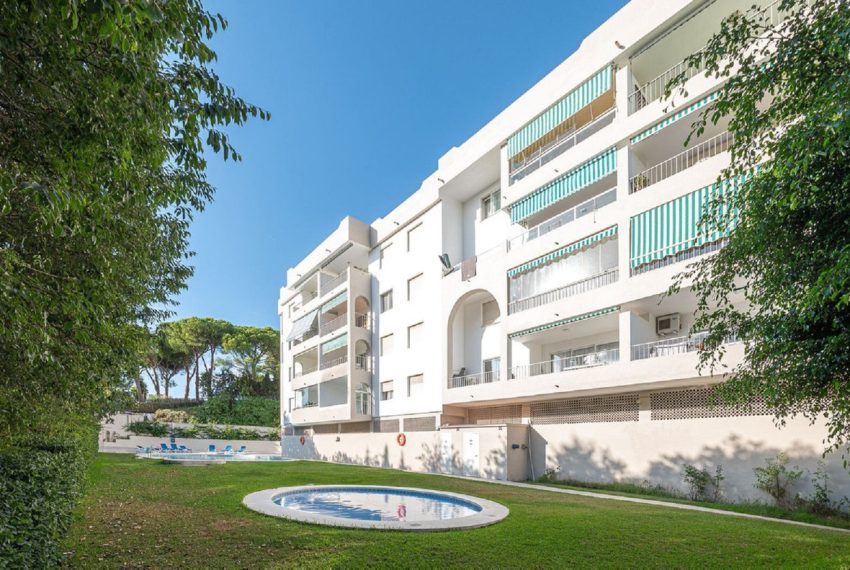 R4459291-Apartment-For-Sale-Nueva-Andalucia-Ground-Floor-2-Beds-106-Built