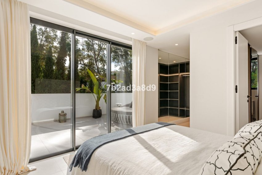 R4556305-Villa-For-Sale-Nueva-Andalucia-Detached-5-Beds-470-Built-10
