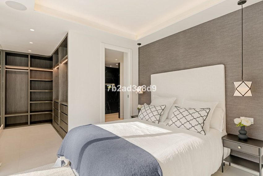 R4556305-Villa-For-Sale-Nueva-Andalucia-Detached-5-Beds-470-Built-9
