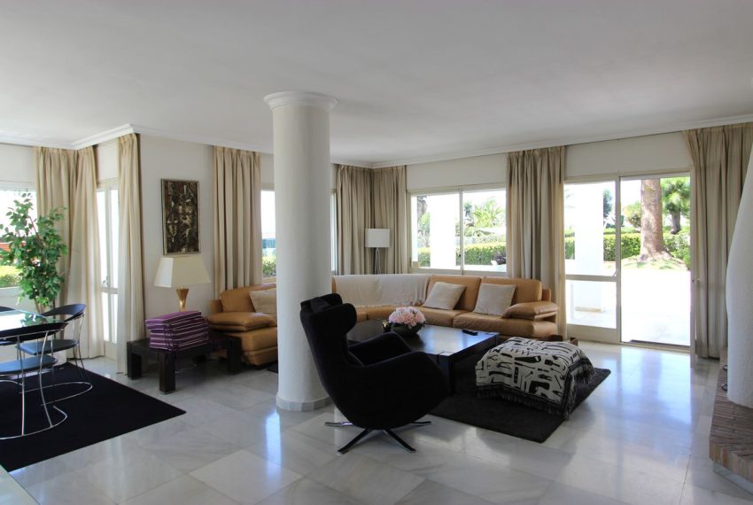 R4562374-Apartment-For-Sale-San-Pedro-de-Alcantara-Ground-Floor-2-Beds-190-Built-2