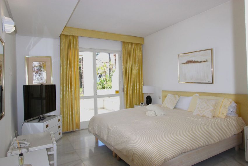 R4562374-Apartment-For-Sale-San-Pedro-de-Alcantara-Ground-Floor-2-Beds-190-Built-3