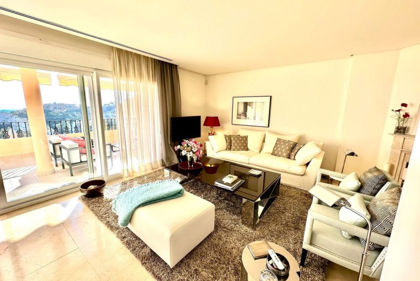 R4582279-Apartment-For-Sale-Nueva-Andalucia-Penthouse-Duplex-2-Beds-181-Built-1