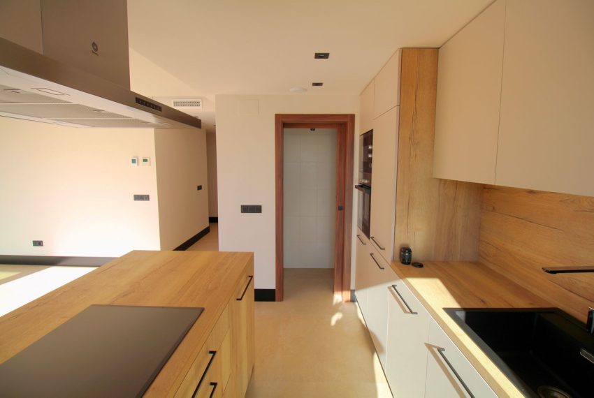 R4592050-Apartment-For-Sale-Nueva-Andalucia-Penthouse-Duplex-3-Beds-121-Built-10
