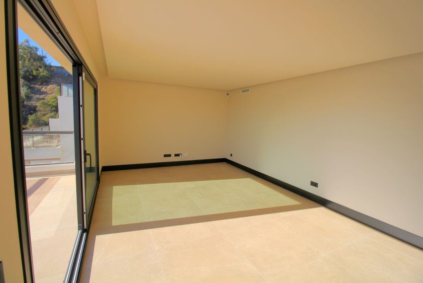 R4592050-Apartment-For-Sale-Nueva-Andalucia-Penthouse-Duplex-3-Beds-121-Built-12