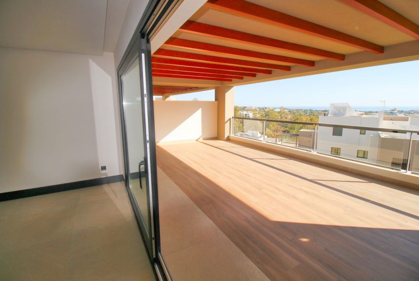 R4592677-Apartment-For-Sale-Nueva-Andalucia-Ground-Floor-2-Beds-111-Built-1