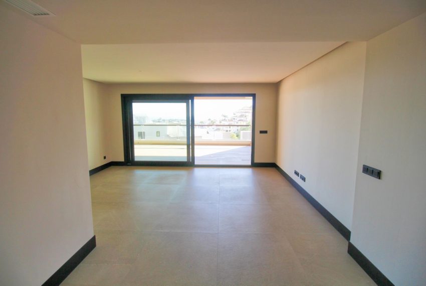 R4592677-Apartment-For-Sale-Nueva-Andalucia-Ground-Floor-2-Beds-111-Built-2