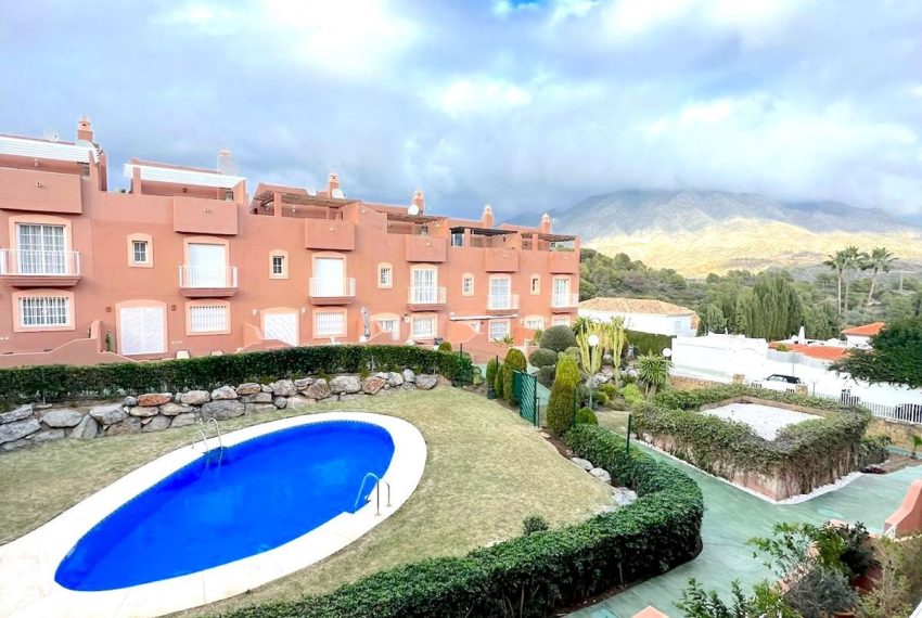 R4600045-Townhouse-For-Sale-Nueva-Andalucia-Terraced-3-Beds-189-Built-1