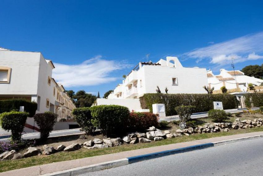 R4608460-Townhouse-For-Sale-Nueva-Andalucia-Terraced-3-Beds-208-Built-2